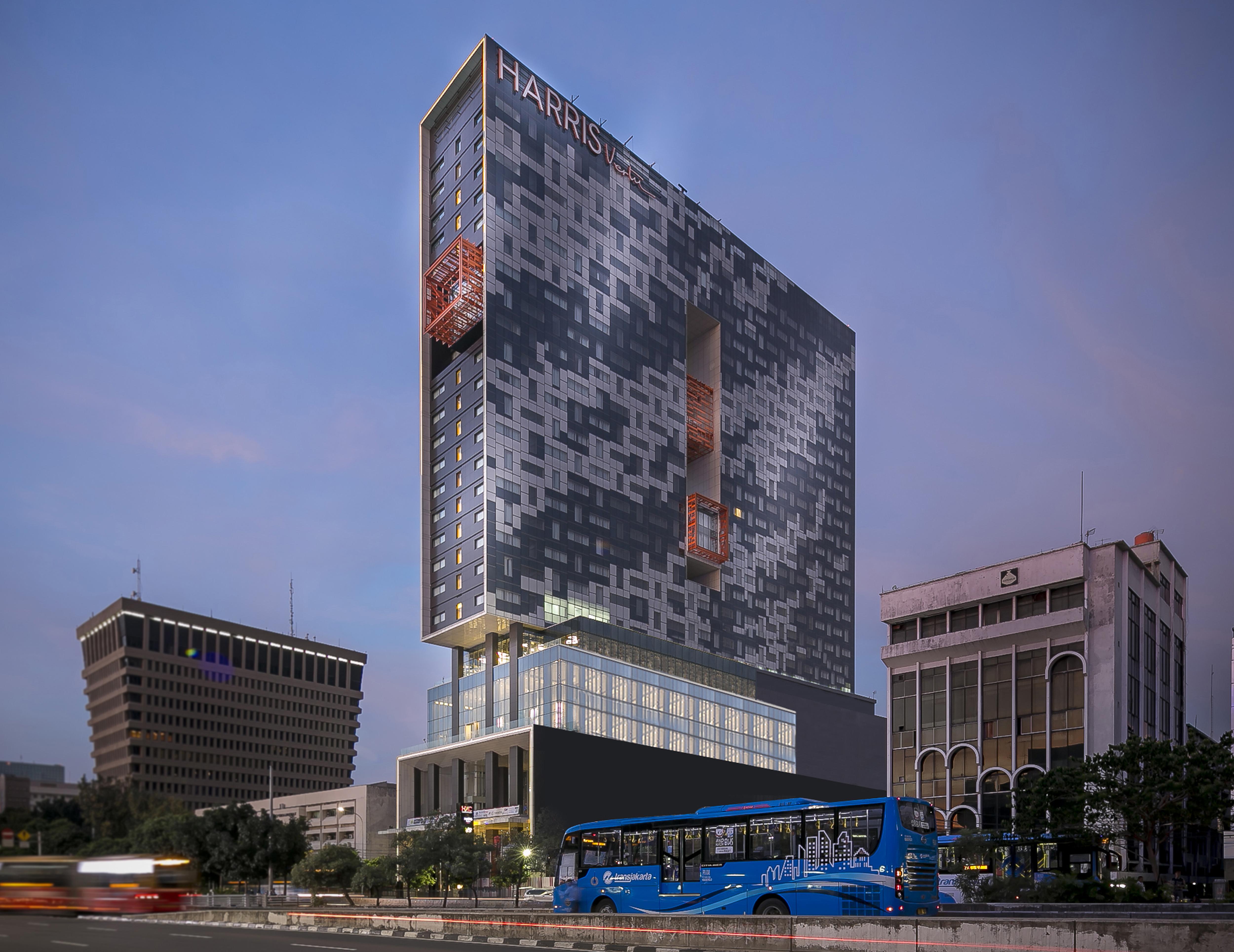 HARRIS Vertu Hotel Harmoni Jakarta Exterior foto