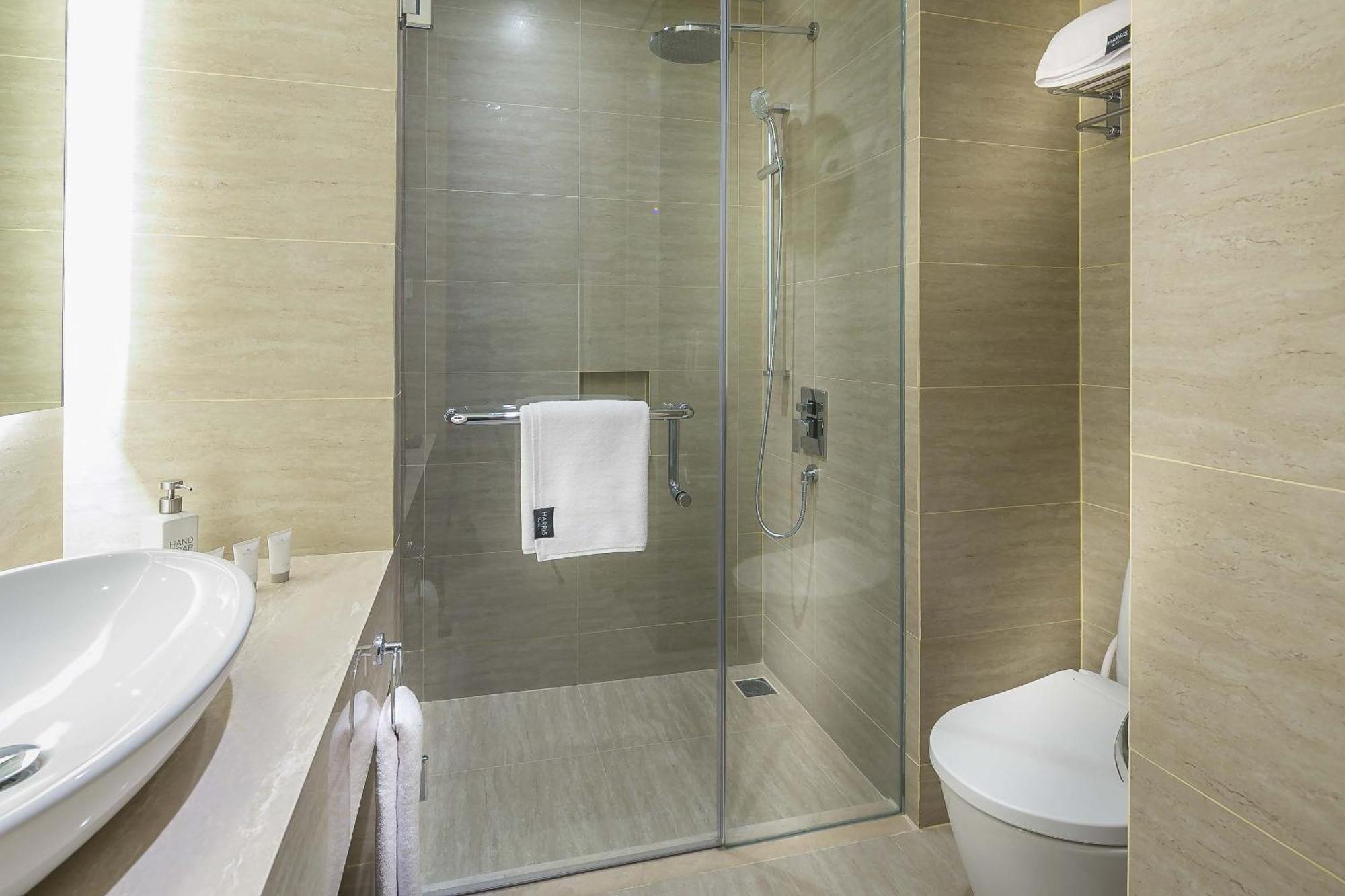 HARRIS Vertu Hotel Harmoni Jakarta Exterior foto