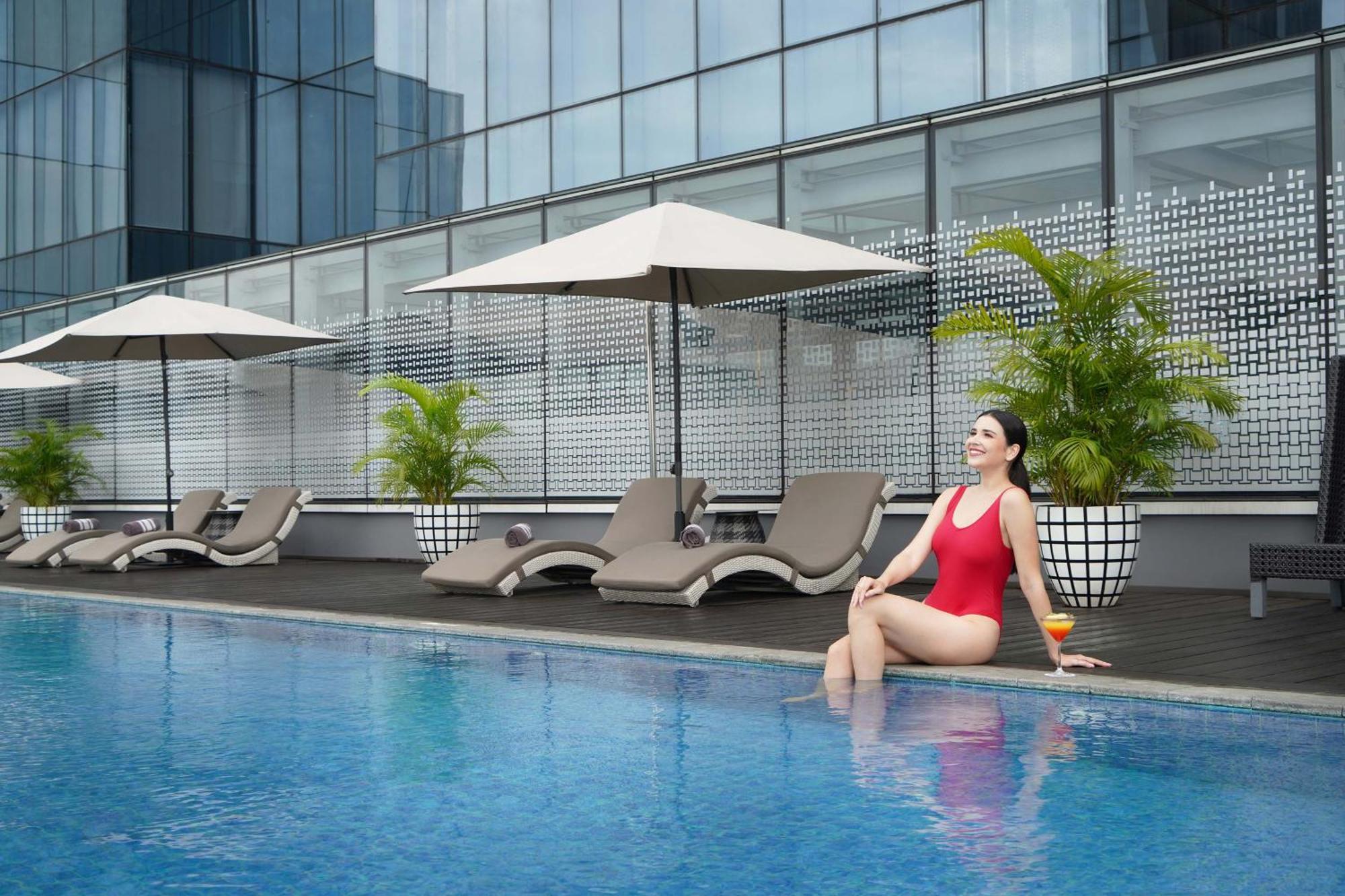 HARRIS Vertu Hotel Harmoni Jakarta Exterior foto