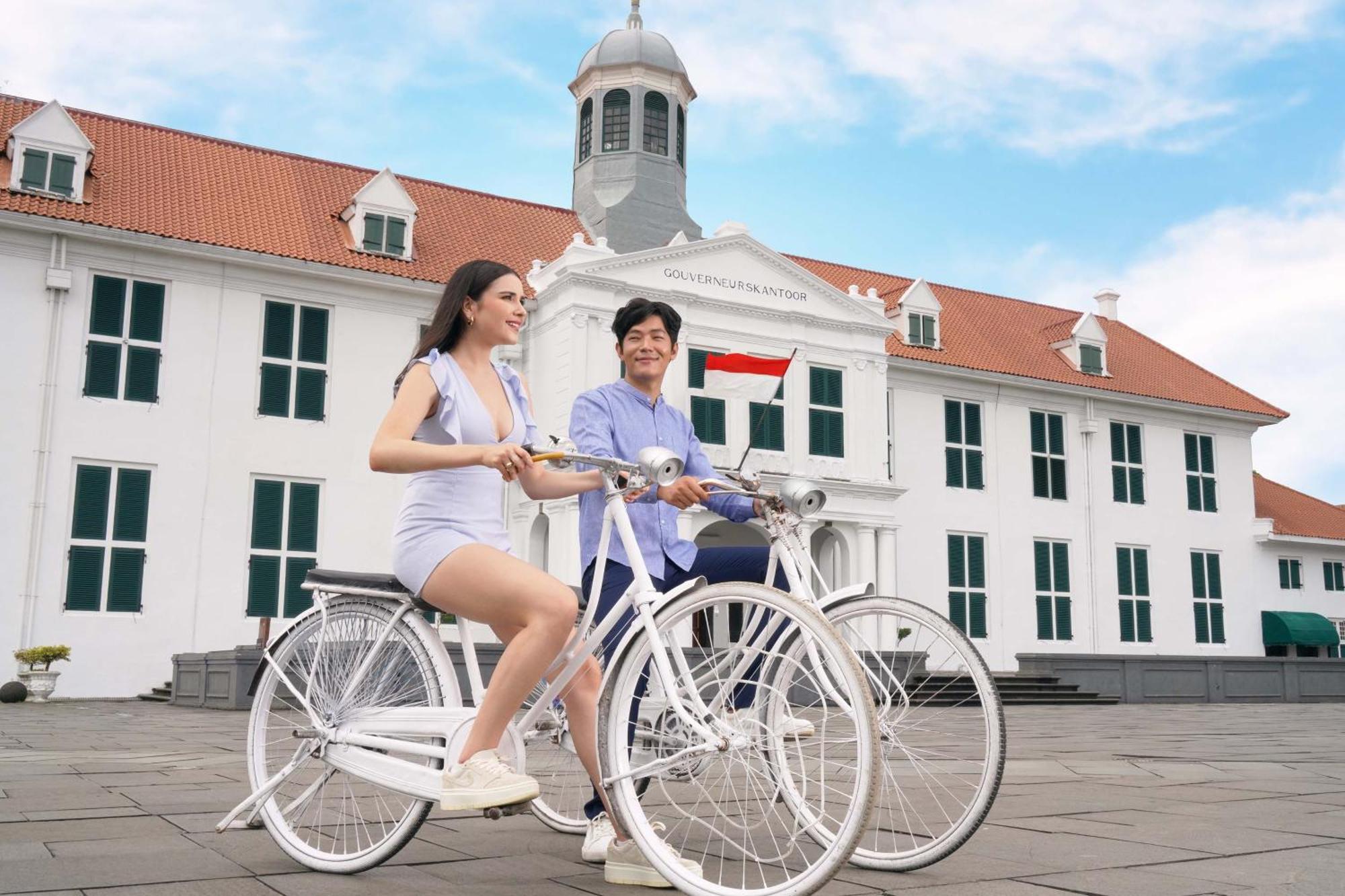 HARRIS Vertu Hotel Harmoni Jakarta Exterior foto