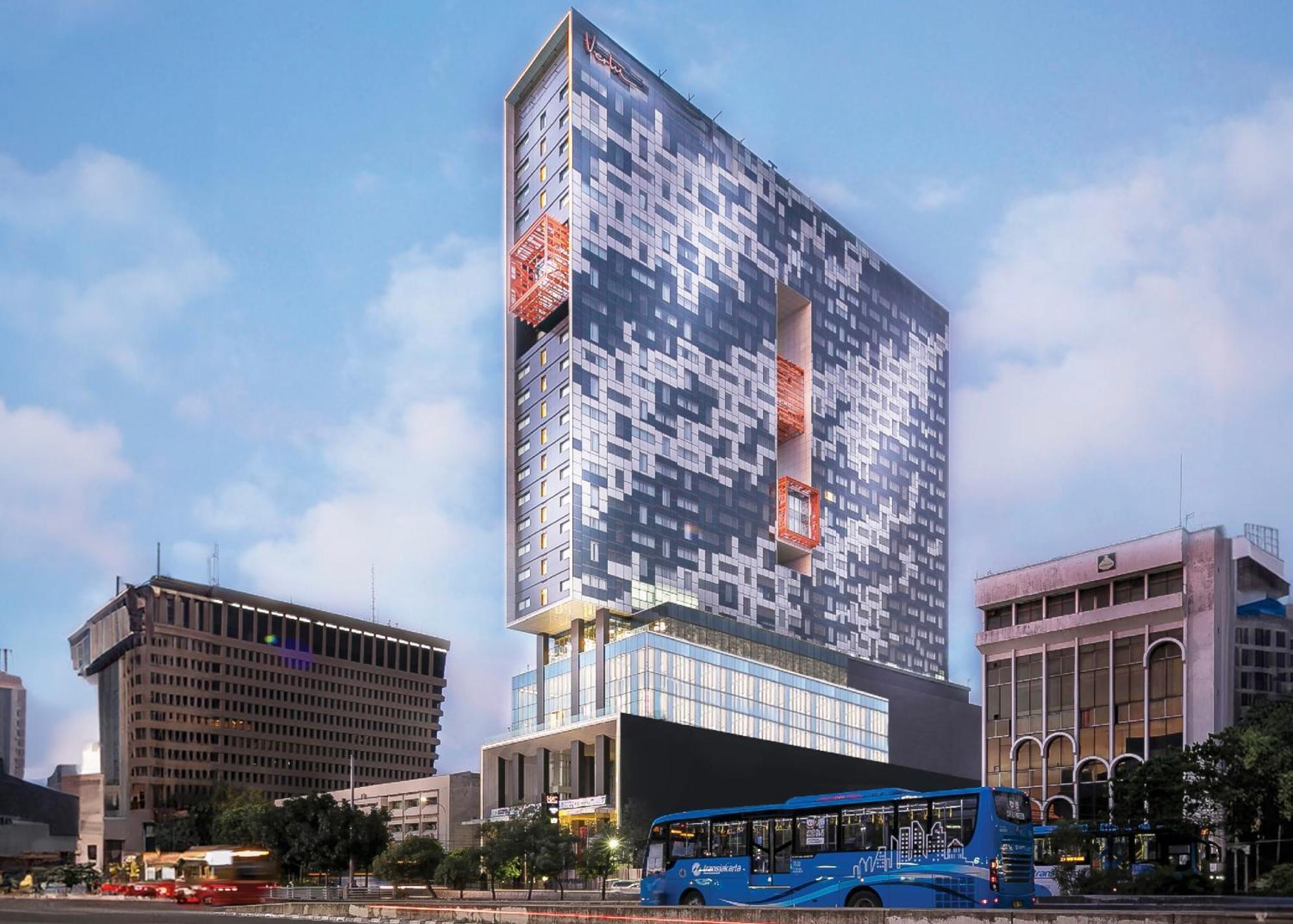 HARRIS Vertu Hotel Harmoni Jakarta Exterior foto