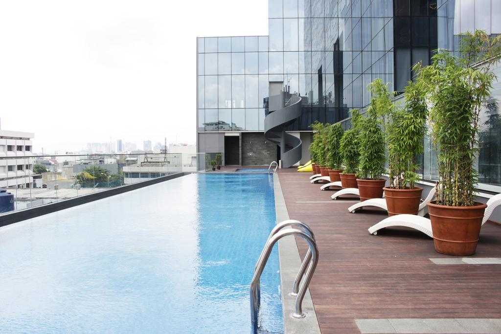 HARRIS Vertu Hotel Harmoni Jakarta Exterior foto