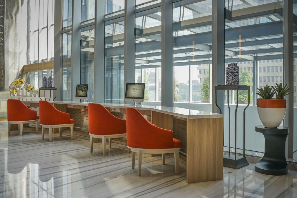 HARRIS Vertu Hotel Harmoni Jakarta Exterior foto
