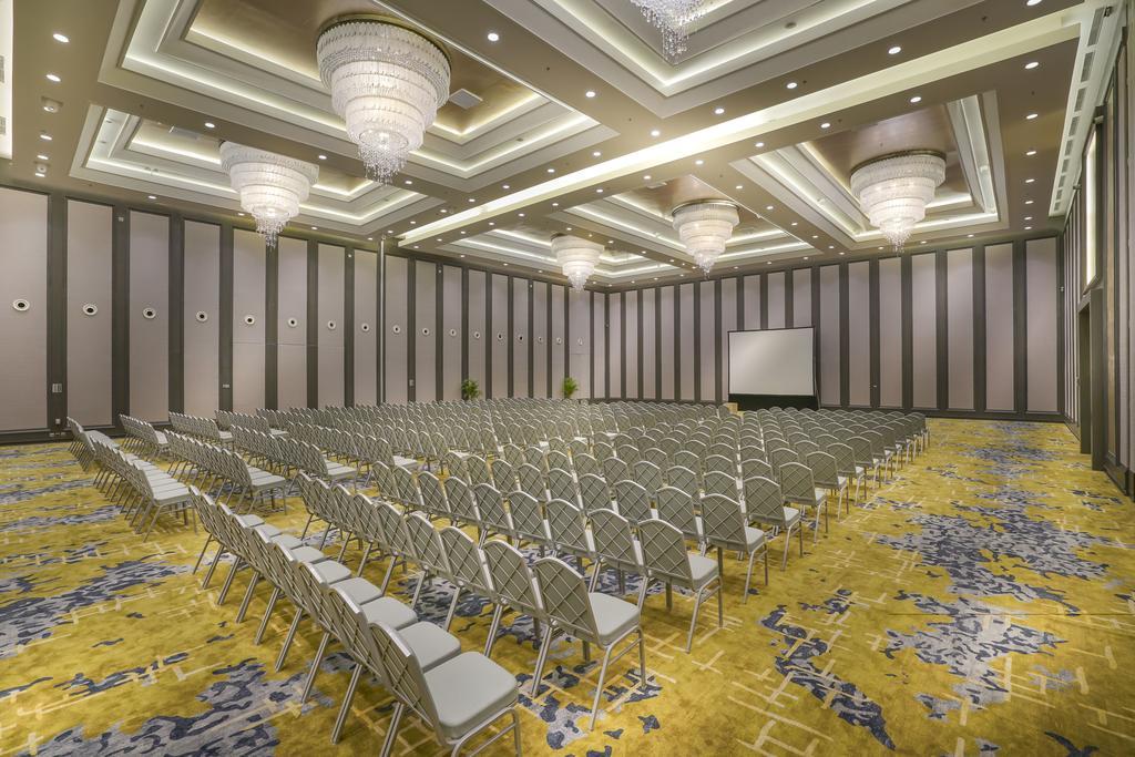 HARRIS Vertu Hotel Harmoni Jakarta Exterior foto