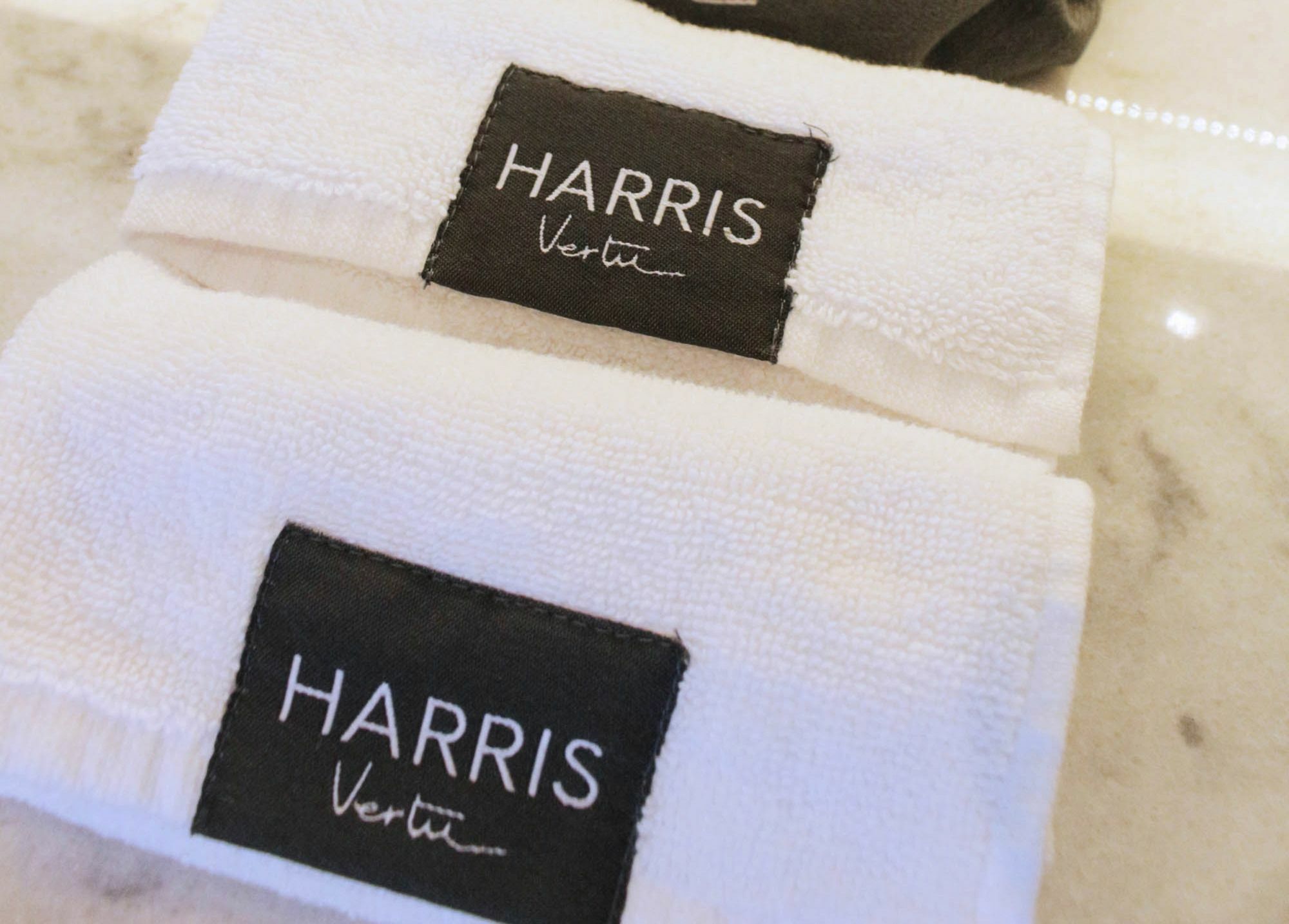 HARRIS Vertu Hotel Harmoni Jakarta Exterior foto